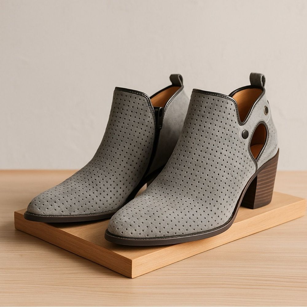 Franco Sarto Suede Leather Round Toe Chunky‎ Stacked Heel Boot Booties Edgy Cool